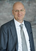 Jens Martin Hoyer als Mitglied des Geschäftsführenden Vorstandes bestätigt
