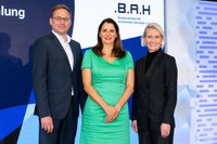 Neu im BAH-Vorstand: Dr. Katja Pütter-Ammer, Dr. Theresa v. Fugler und Sebastian Wachtarz