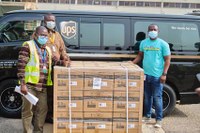 UPS Healthcare und die UPS Foundation sagen finanzielle Unterstützung und Sachleistungen für faire weltweite Impfstofflieferungen zu
