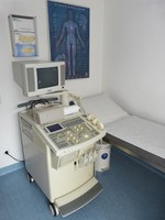 Verzicht auf Röntgen in der Notaufnahme:  Akute Bauchschmerzen mit Ultraschall abklären