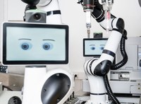 Weltpremiere: Asklepios und Siemens Healthineers installieren erstes autonomes Roboterlabor für Kliniken
